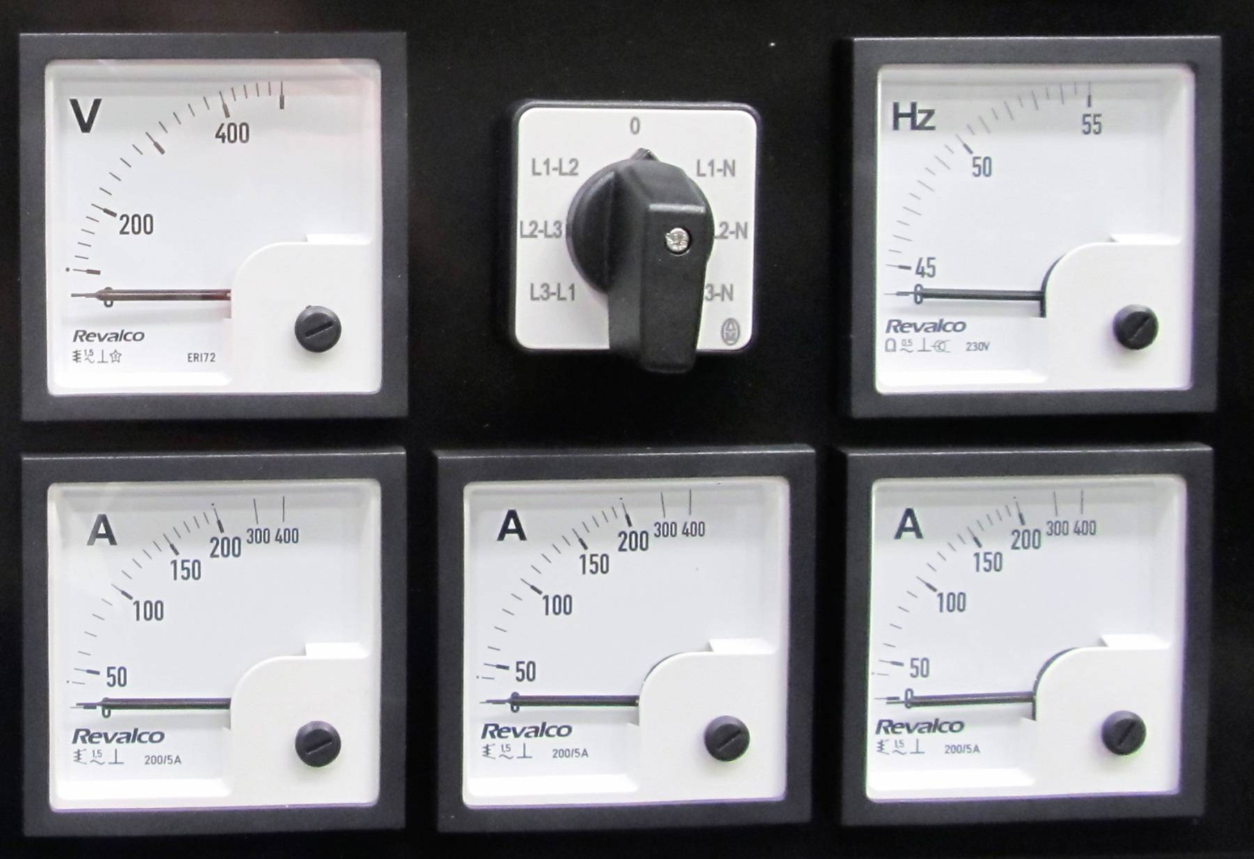 Voltmeter + 3x Ampérmeter + merač frekvencie, 3x400V